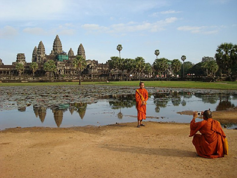 Cambodia Holidays Monk Photoshoot