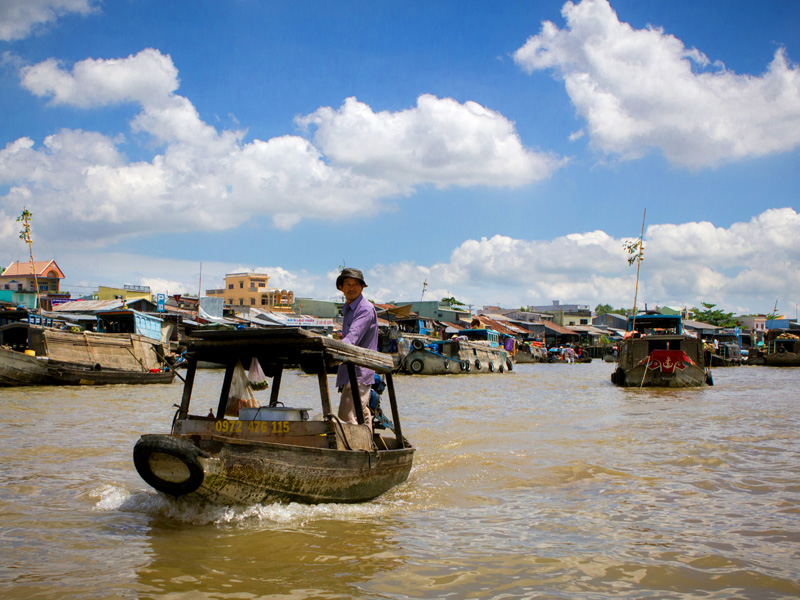 Mekong floating market tour