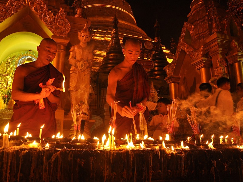 Myanmar monk ceremony