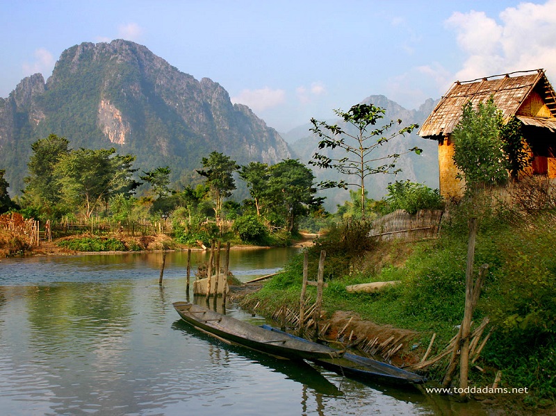 Canoe on the bank of the Nam Song river