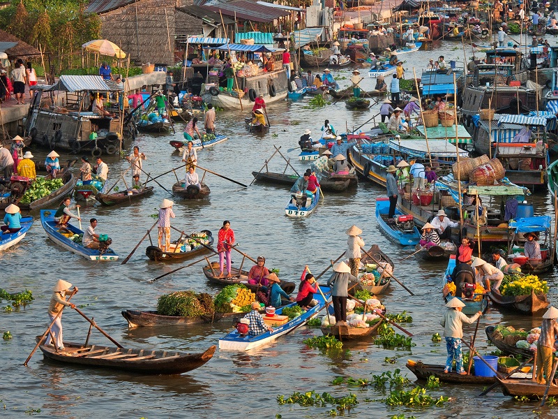 Colorful floating market of Can Tho