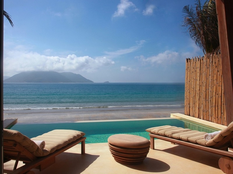 Two sun chair overlooking the ocean