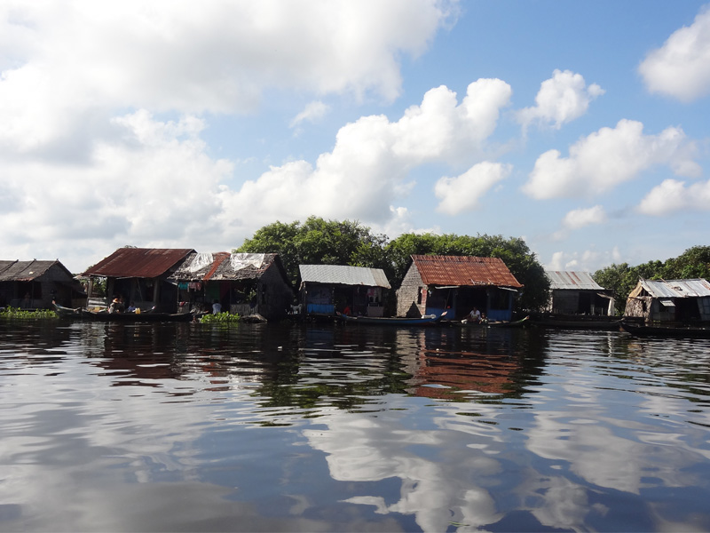 Floating houses of the kampong Phluk floating community
