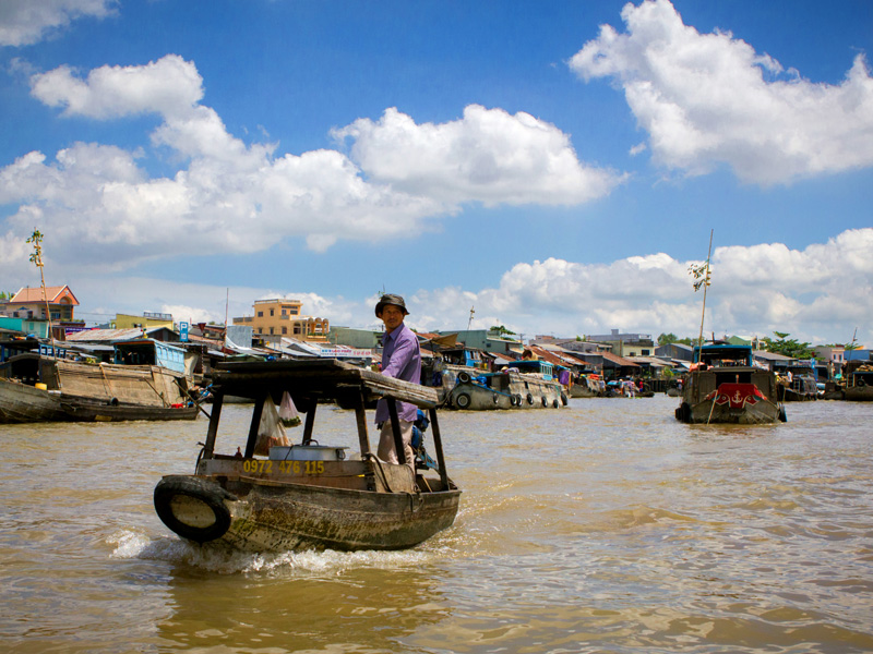 Visit the Floating Markets of Cai Be