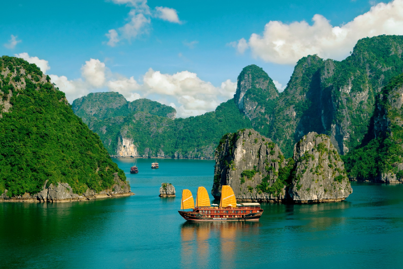 Save 10% on a 2 nights Ha Long Bay cruise