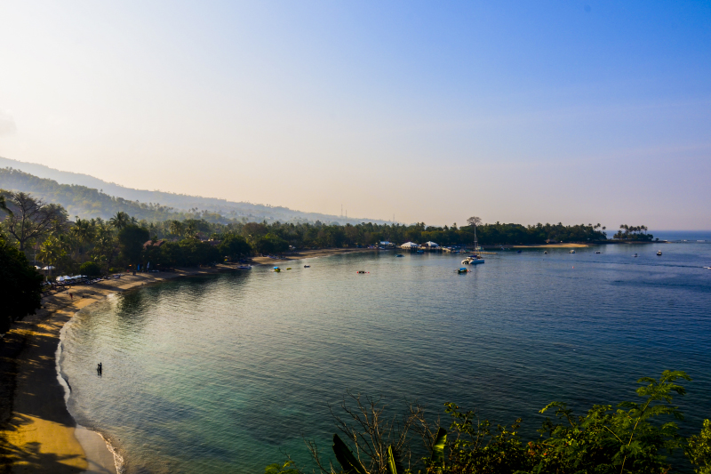Enjoy the Indonesian summer and save up on trip
