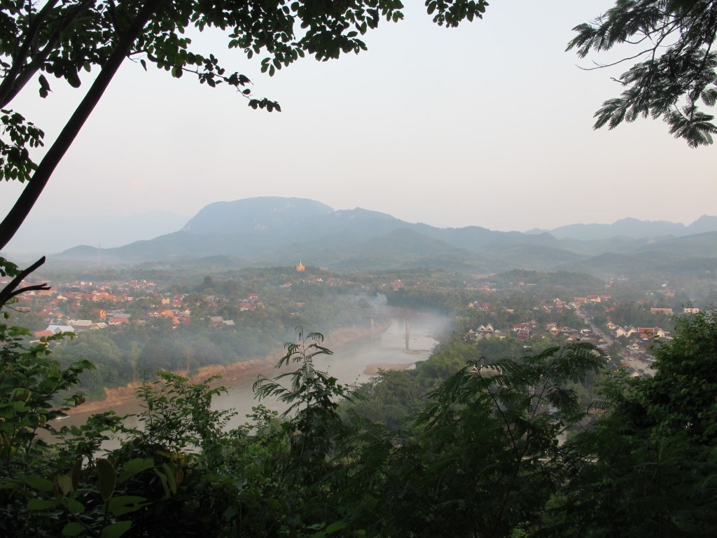 Play golf in Luang Prabang