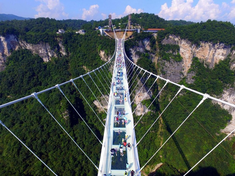 Vietnam glass bridge