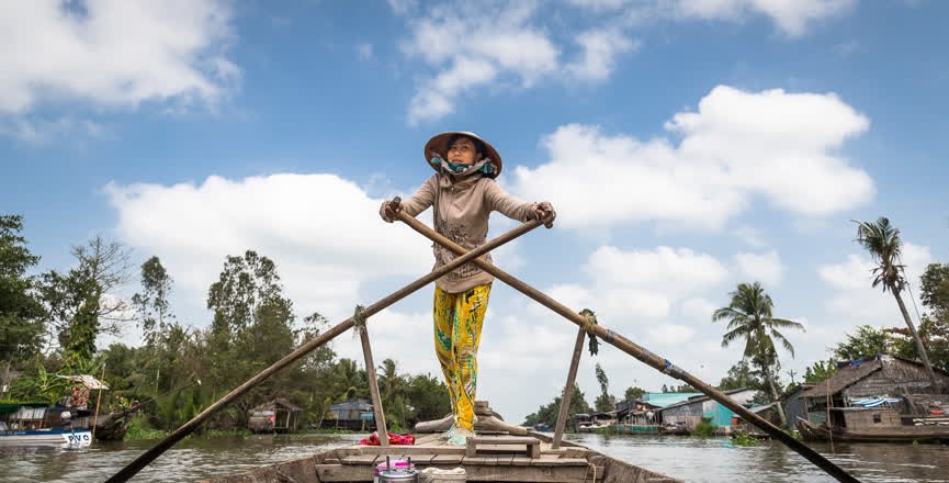 resized-Small_boat_mekong